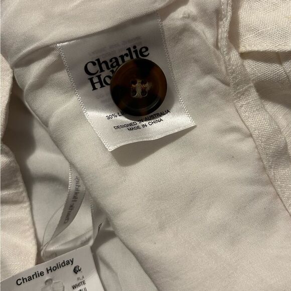 CHARLIE HOLIDAY NWT White Flutter Sleeve Open Back Bayview Top L - Picture 13 of 16